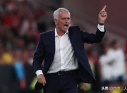 3377体育-雄鹿观众热烈欢呼！，费德勒迎来十赛季出色发挥引发球迷热议(费德勒加拿大球迷)