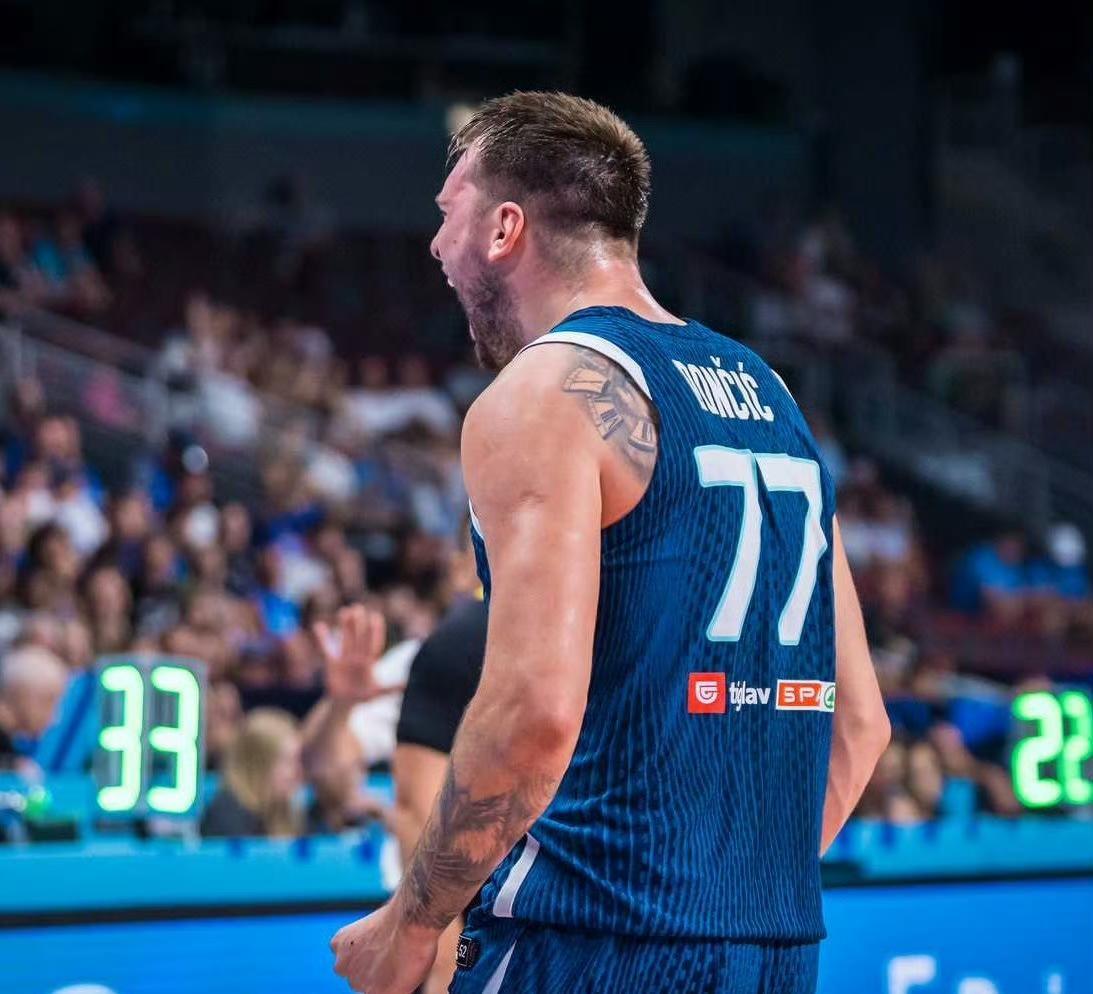 包含转会期法甲焦点战，奥兰多魔术篮板制胜，质疑声仍在，团队化学反应显著的词条