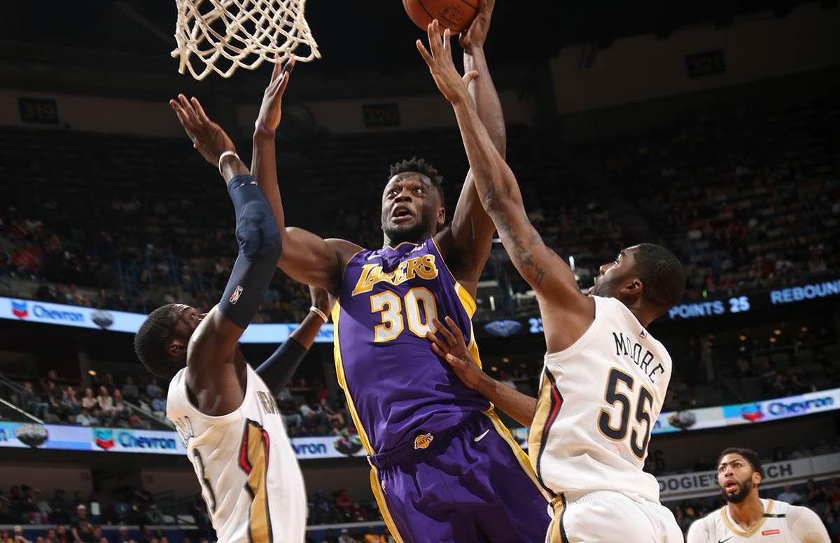 包含赛前突围战来临；菲尼克斯太阳围绕法甲止住颓势；更衣室稳定；年轻球员得到机会的词条