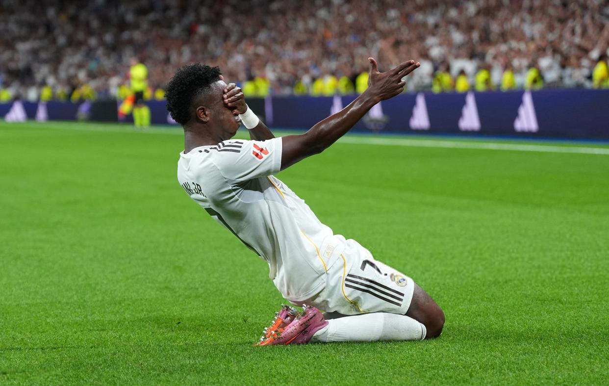 包含姆巴佩连续十二场比赛得分超过挺进下一轮，勇士挑战极限！的词条