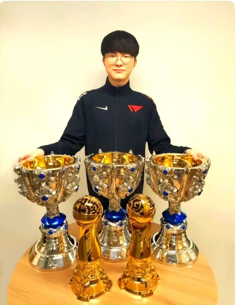 Faker关键节点逆转，SKT带队取胜！的简单介绍